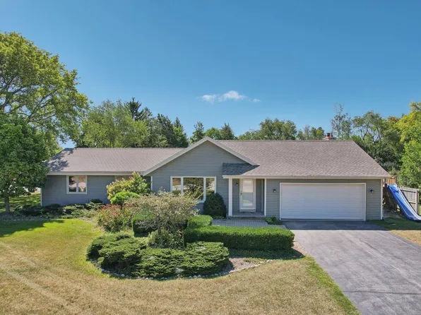 N5W31657 Huckleberry Way, Delafield, WI 53018
