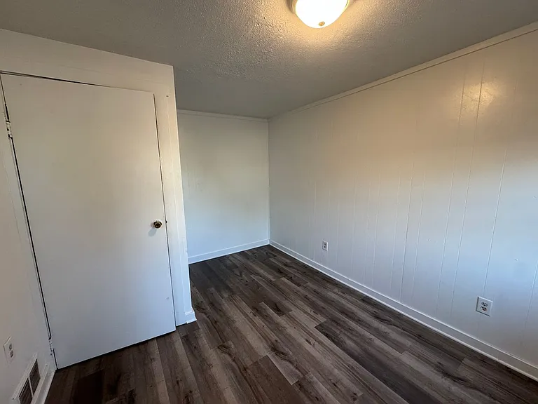 638 N Franklin St — Photo 22