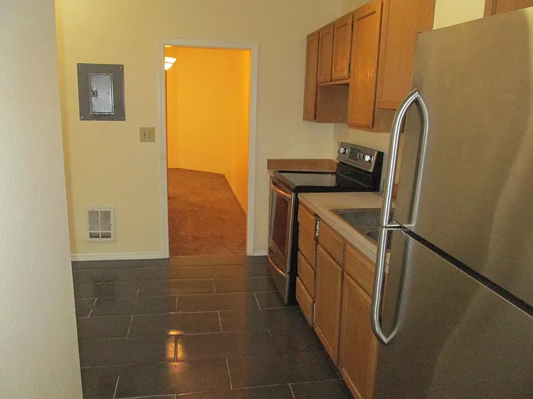 2415 Everett Ave #2 — Photo 11