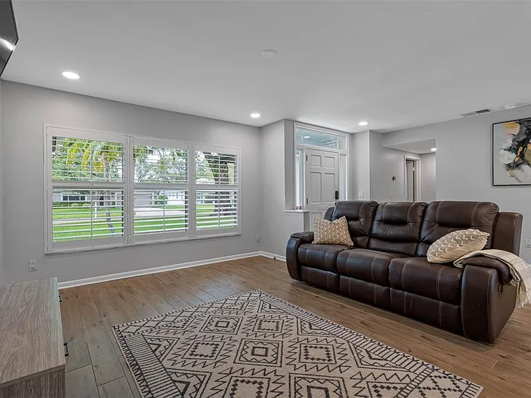 5104 W Cleveland St — Photo 16