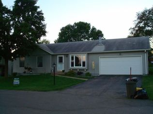 475 Tannin Ct, Dubuque, IA 52003