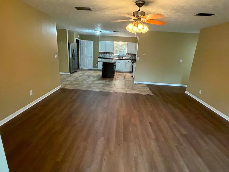 6685 Woodland Dr — Photo 3