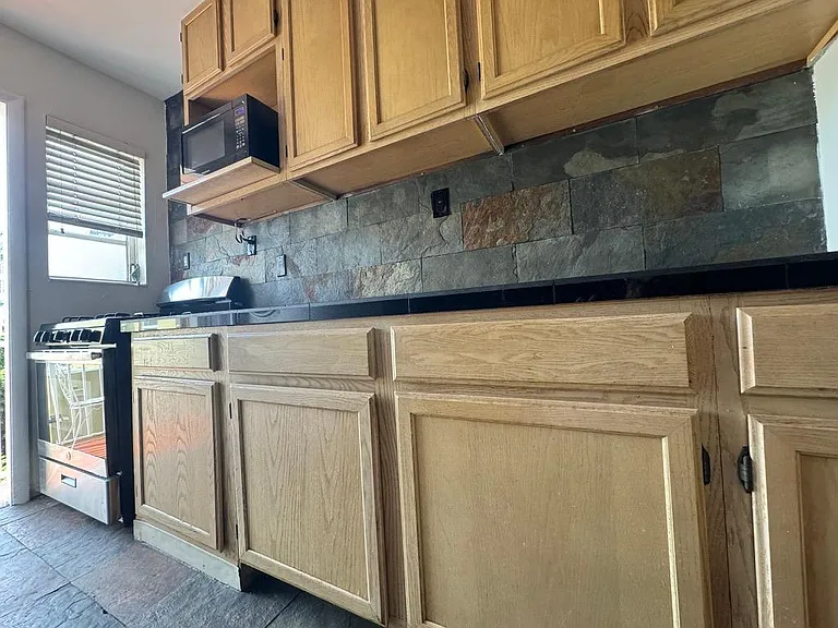 7840 Harding Ave #11 — Photo 8