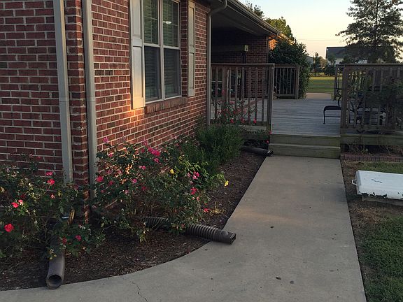 5th image of 105 Hattie Ln