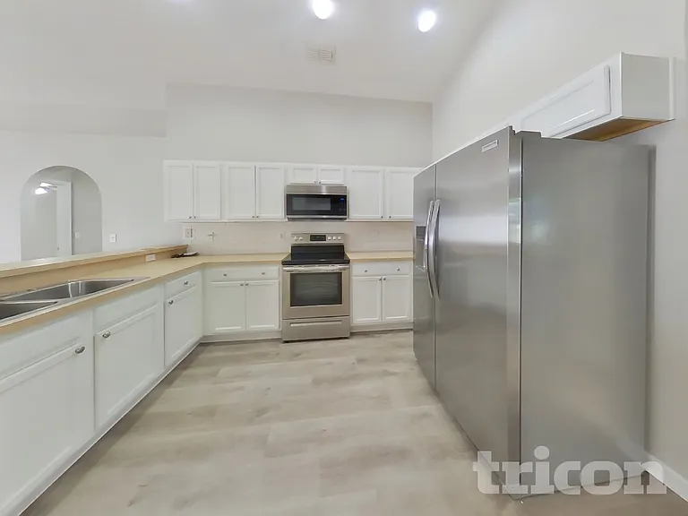 176 Dakota Ave — Photo 5