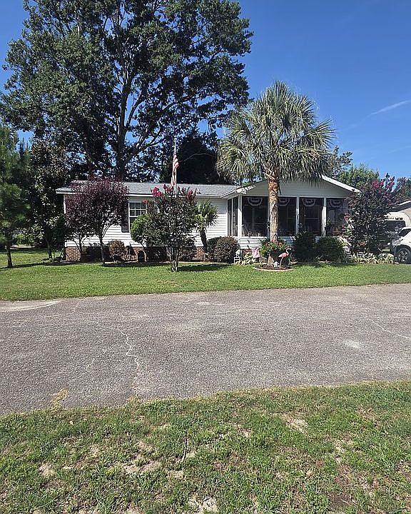1649 Perry Circle