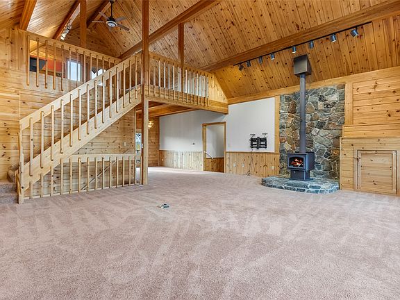 5th image of 633 Groff Ln