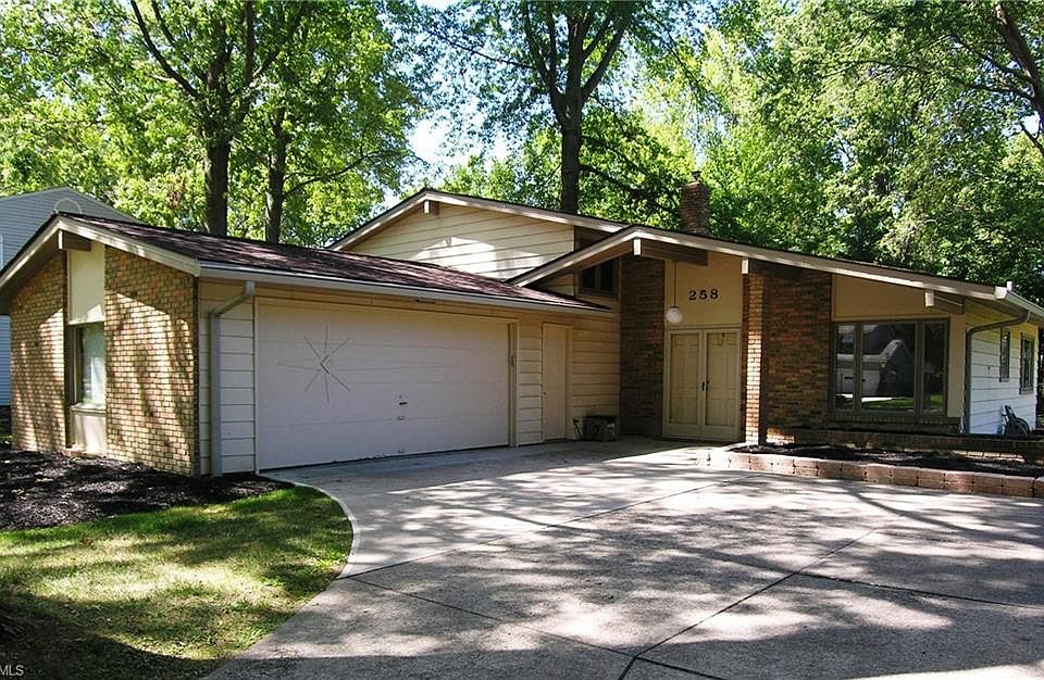 1st image of 258 Moorewood Ave