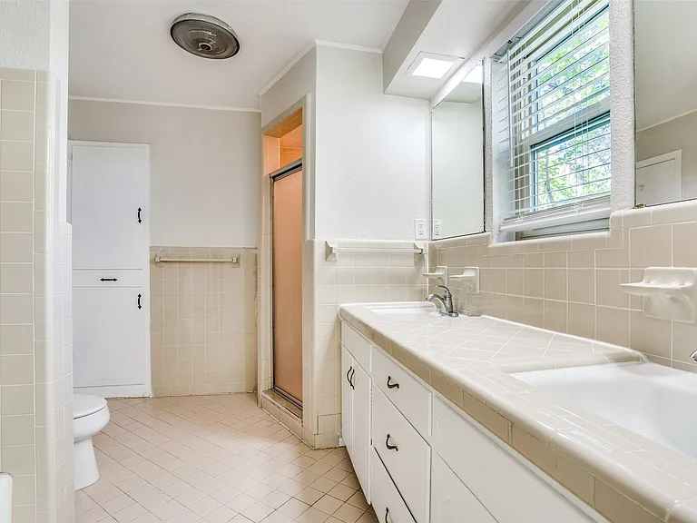 10534 Royal Springs Dr — Photo 11
