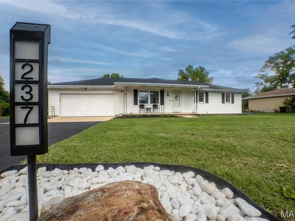 237 Farmers Ln, Lebanon, MO 65536