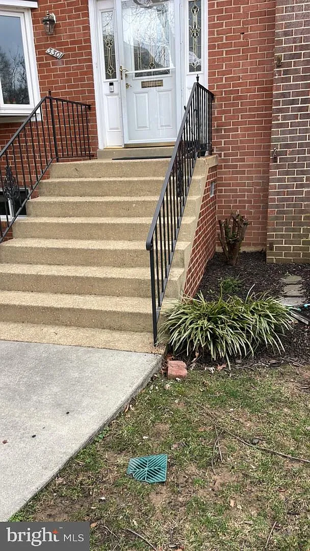 4 bed, 3.5 bath, 1716 sqft, $3,900 — Photo 1