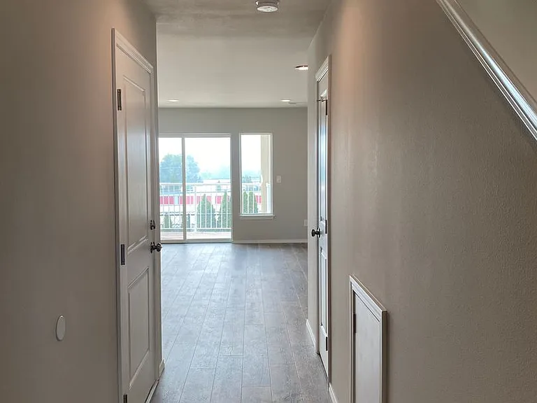 51 Phoebe Ln — Photo 2