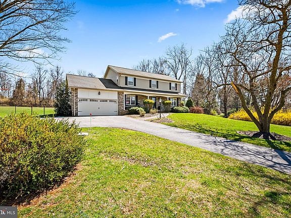 2nd image of 14305 Robcaste Rd