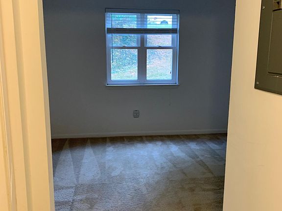 5th image of 1316 Henry Ln APT F