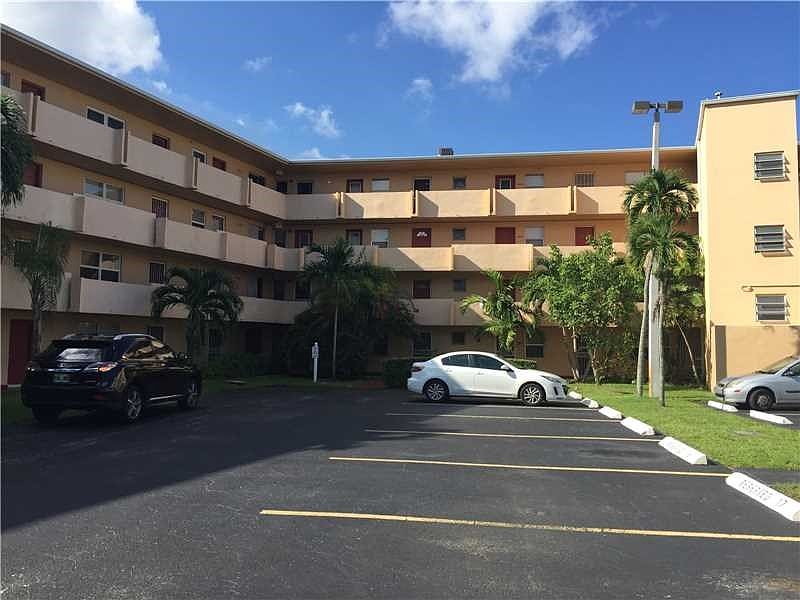 1st image of 1501 NE 191st St APT C417