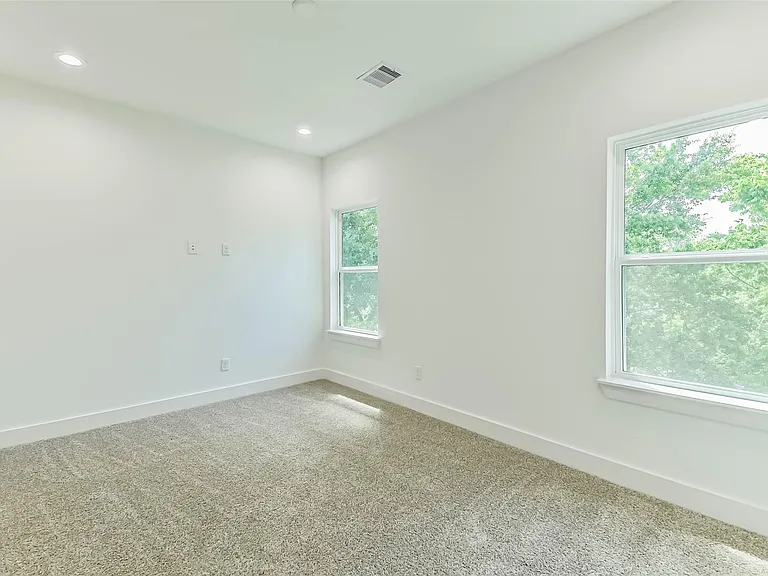 5703 Balbo St #F — Photo 33