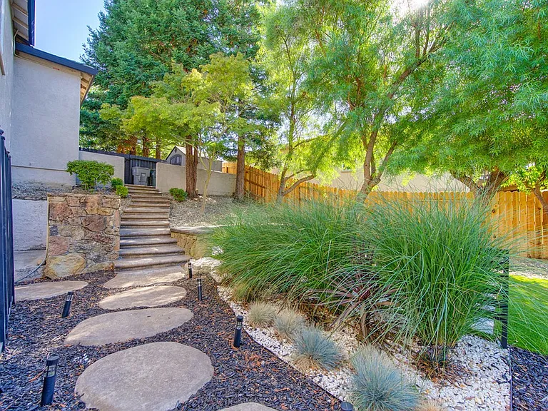 7029 Pembroke Way — Photo 89