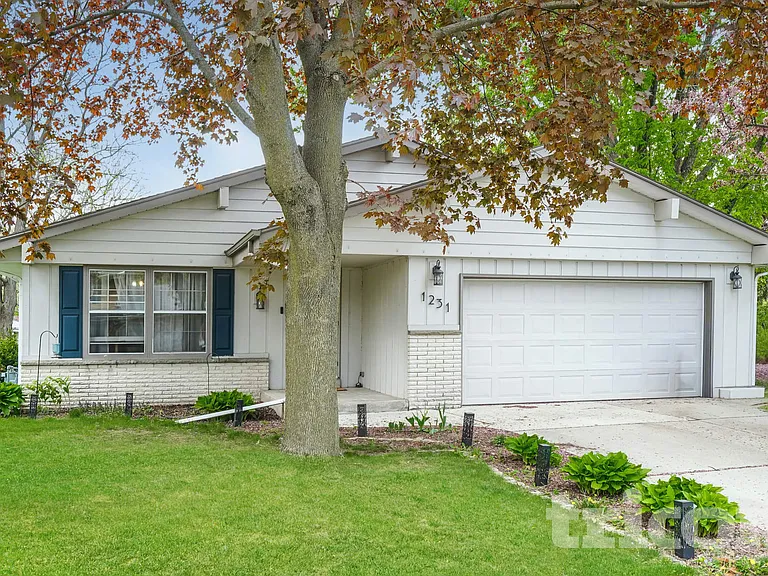 1231 School Dr — Photo 1