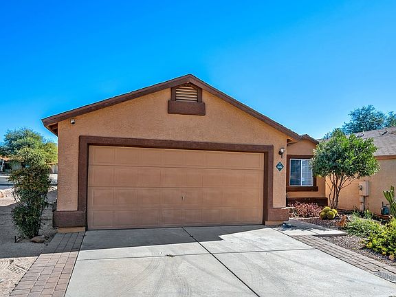 3rd image of 8080 N Tackroom Ln