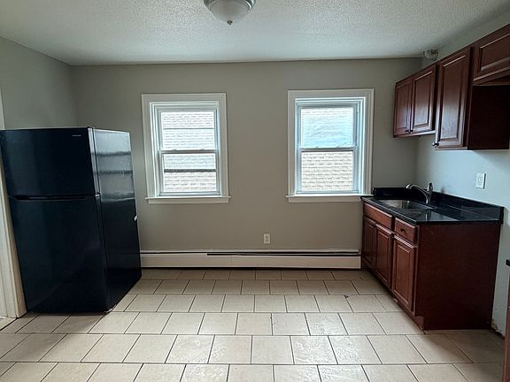 5th image of 857 Whalley Ave #3