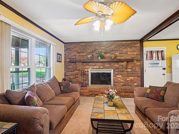 4th image of 4321 Bedfordshire Dr