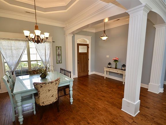 4th image of 403 Dominion Dr SE