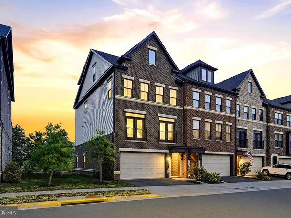 22272 Cornerstone Crossing Ter, Ashburn, VA 20148