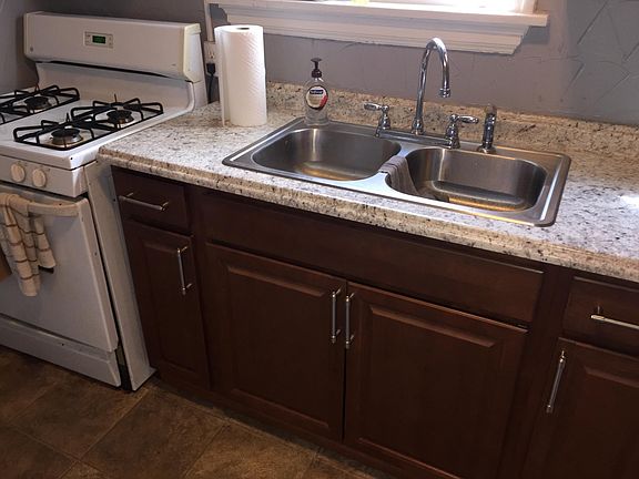 3rd image of 5413 Hunter Ave