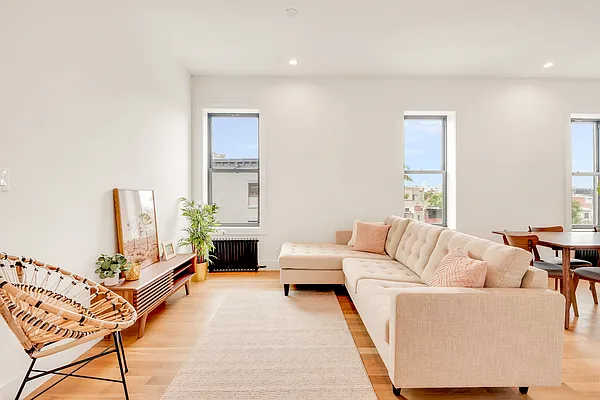 Rented by Compass | media 21