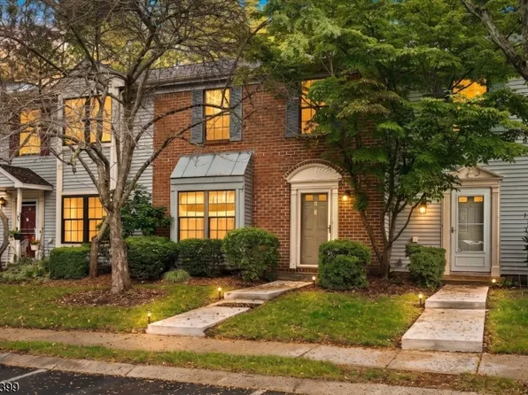 4 Pear Tree Ln, Franklin Twp., NJ 08823