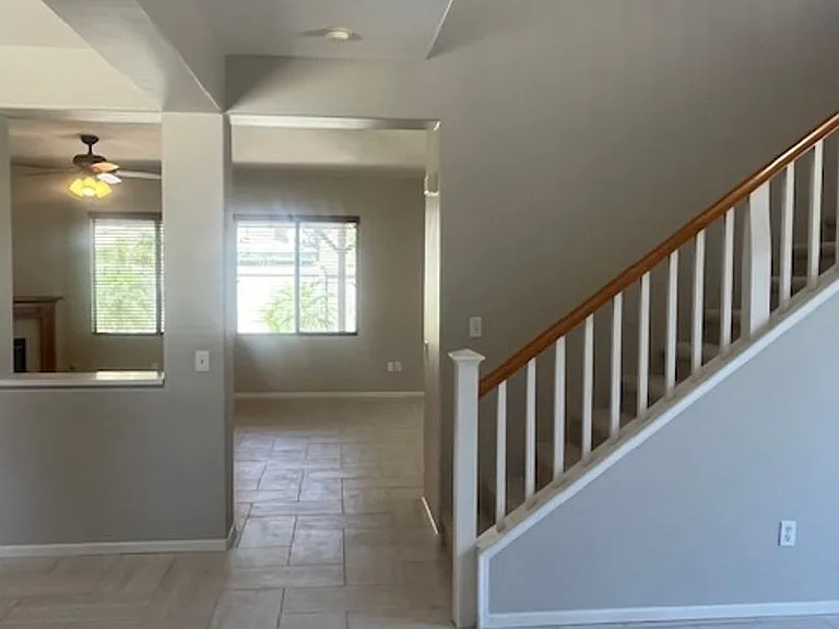 1443 Roadrunner Dr — Photo 5