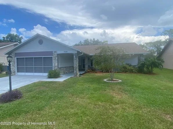7119 Crown Oaks Dr, Spring Hill, FL 34606