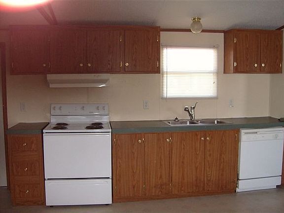 3rd image of 1555 Wildwood Dr