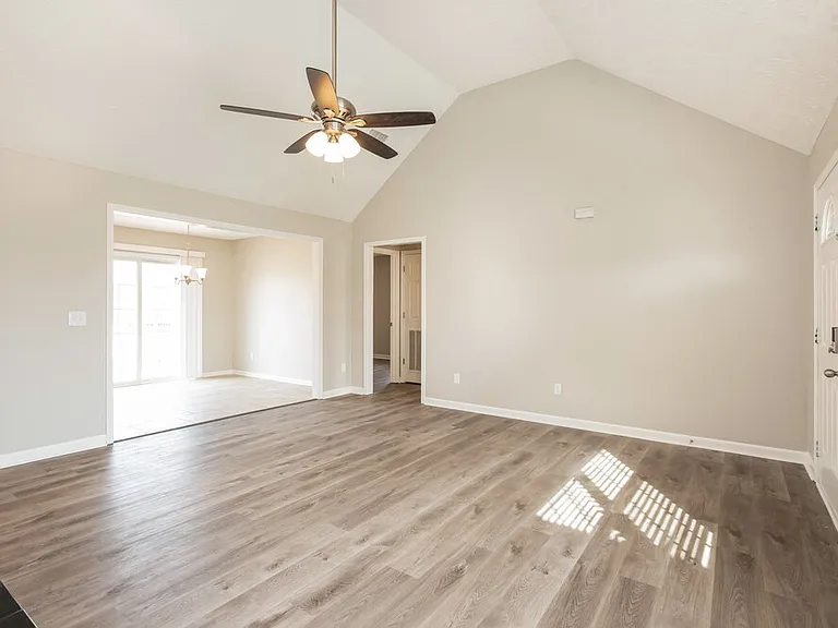 517 Hackney Dr — Photo 6