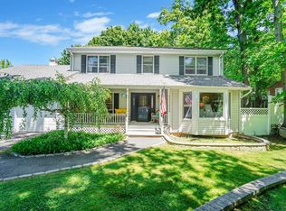 9 4th Ave, Rocky Point, NY 11778