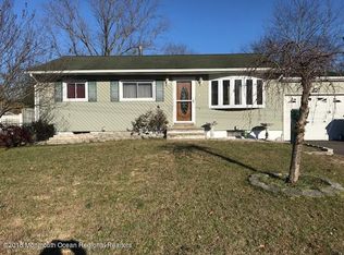 24 Carnegie St, South Toms River, NJ 08757