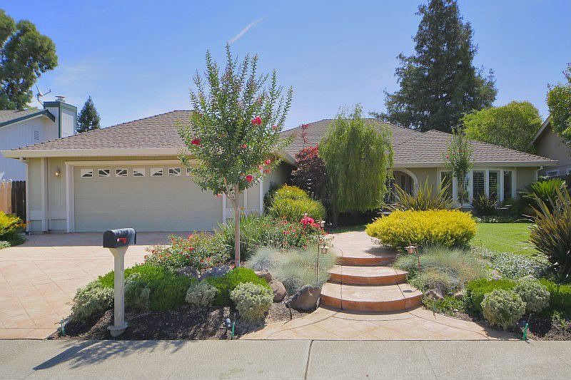 1st image of 1305 Daisy Ct