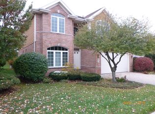 6454 Emerald Ct, Willowbrook, IL 60527