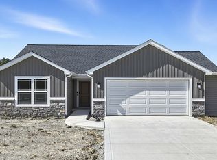 1392 Lancelot Ln, Kendallville, IN