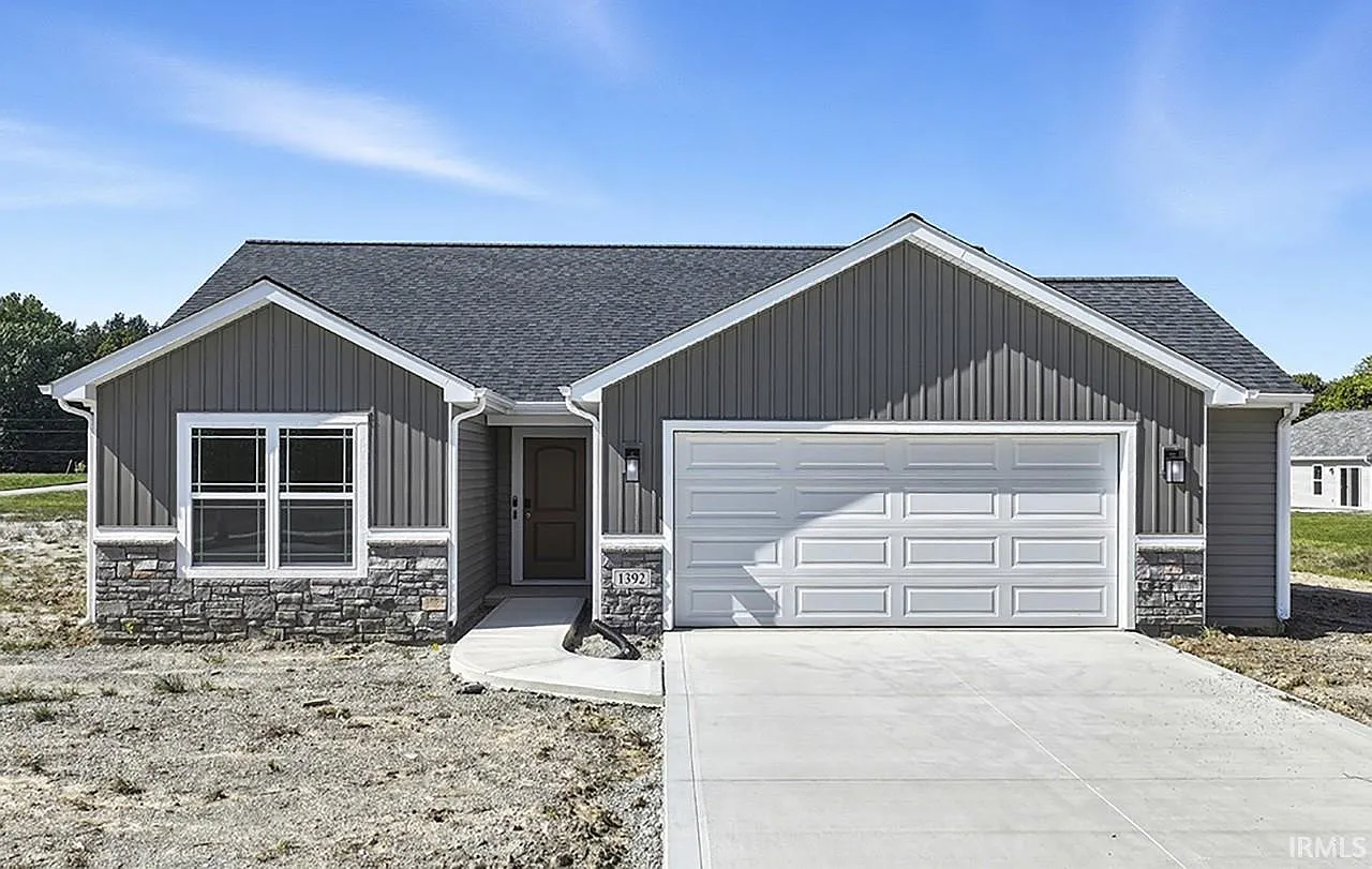 1392 Lancelot Ln photo 1