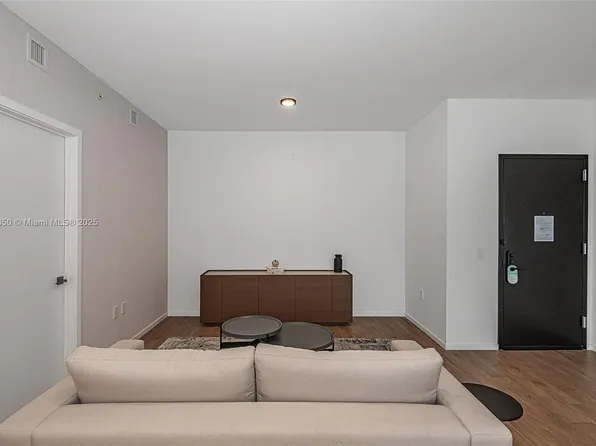 398 NE 5th St #3717, Miami, FL 33132