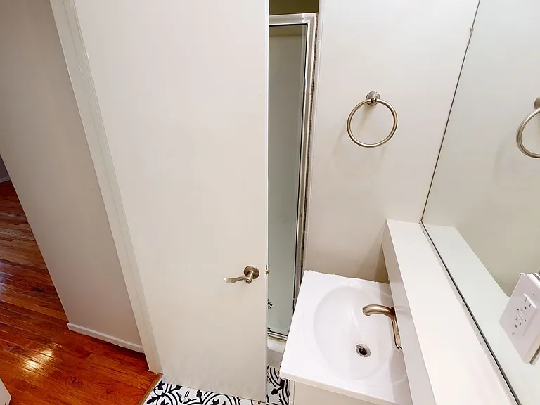 Washington Apartments — Photo 13
