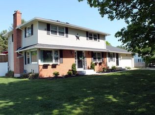 4 Longview Dr, Wilbraham, MA 01095