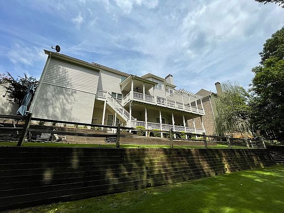 4th image of 4989 Millwood Dr