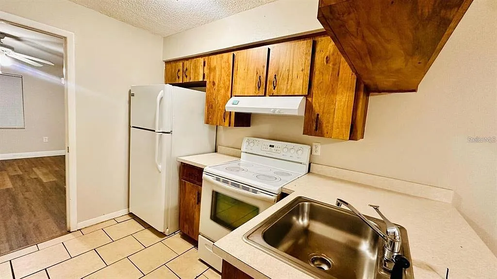 Building Photo - 979 Berkley Rd #4