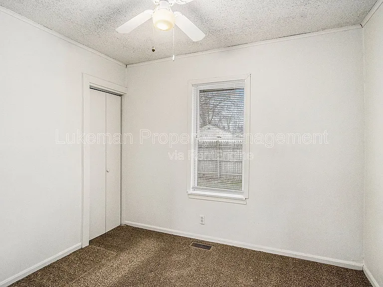 527 Idaho Ave — Photo 8