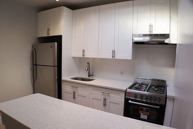 1st image of 176 Throop Ave #2