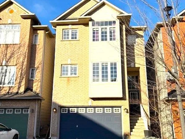 5090 Fairview St, Burlington, ON