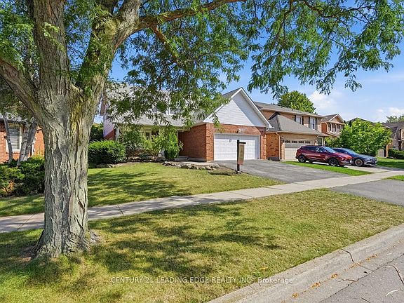 2nd image of 2409 Butternut Cres
