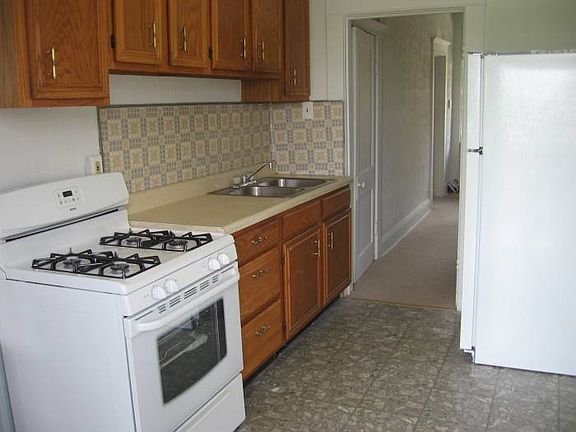 Kitchen W/New Appliances